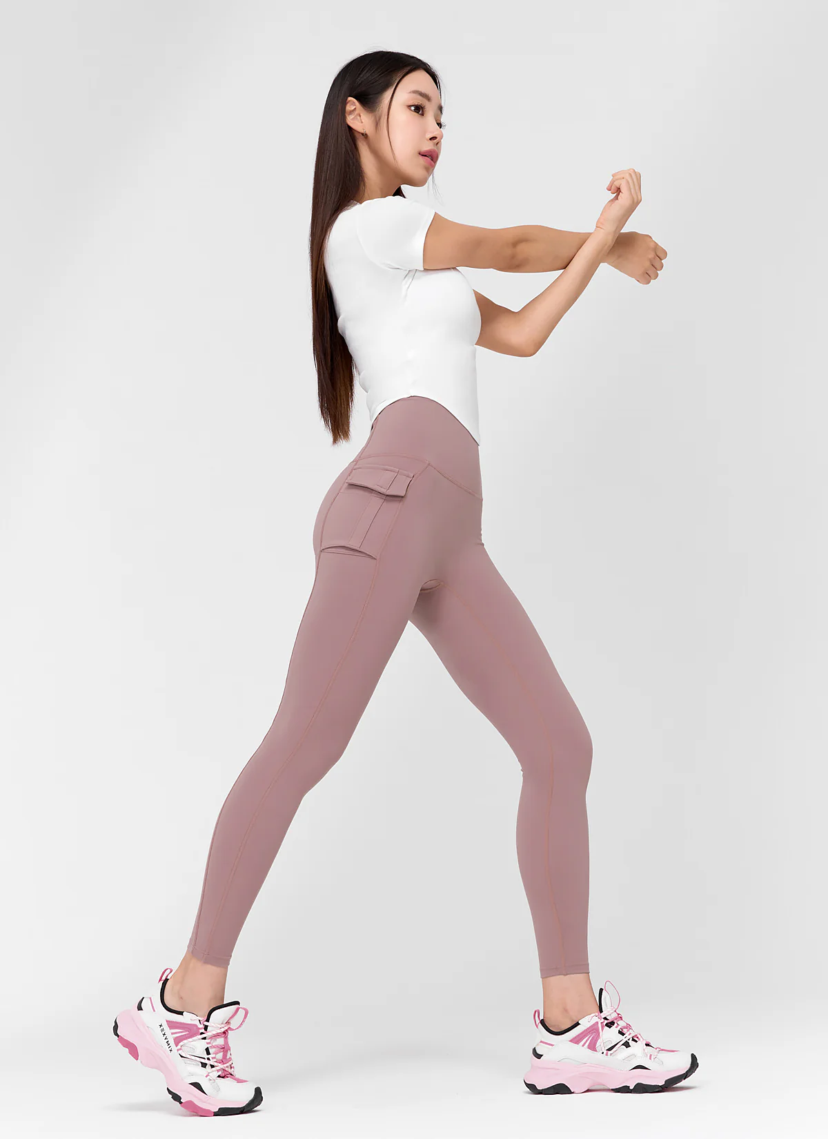 Black Label Signature 360N Out Pocket Leggings - Image 10