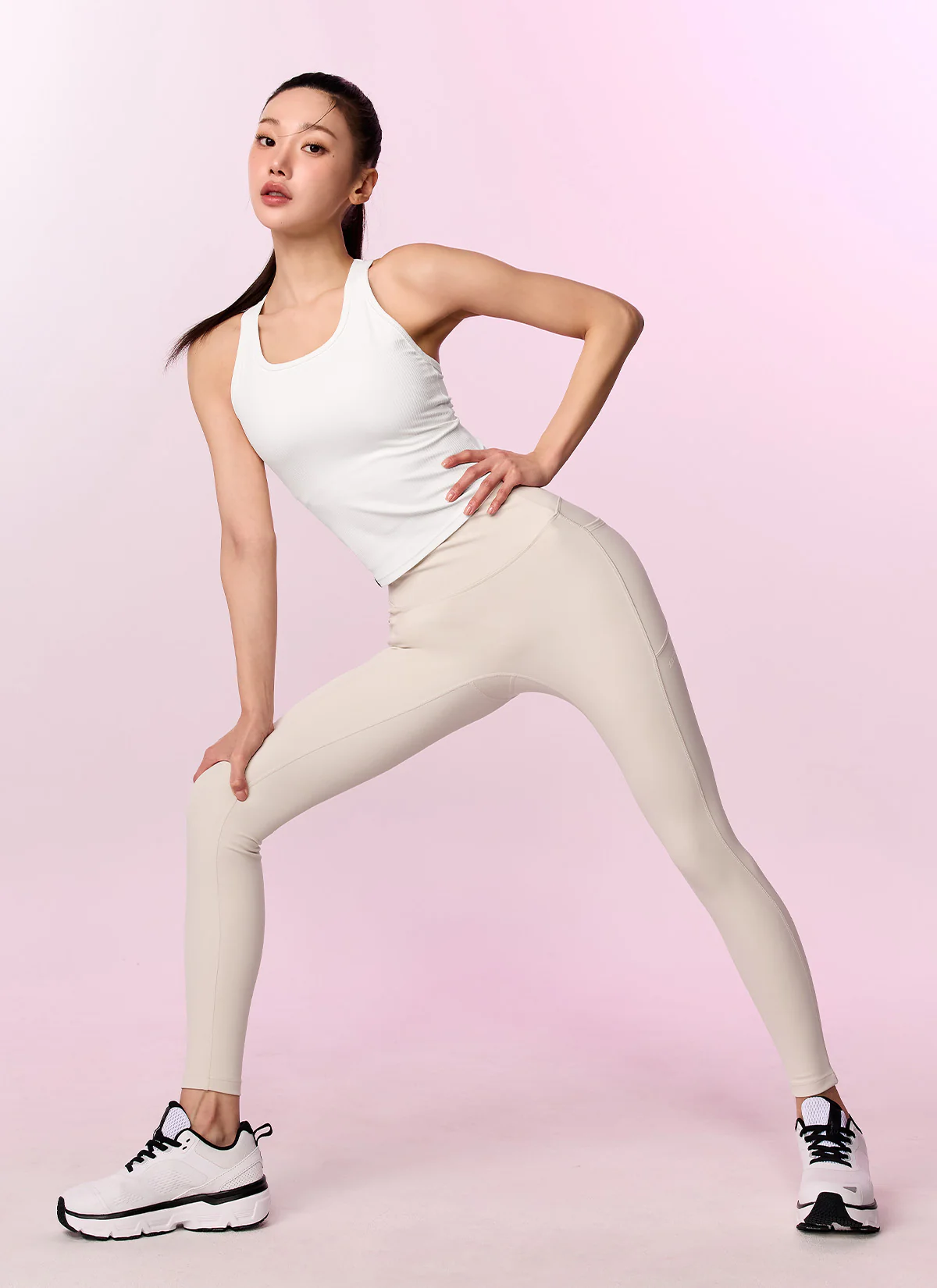 Black Label Signature 380N Pocket Leggings - Image 29