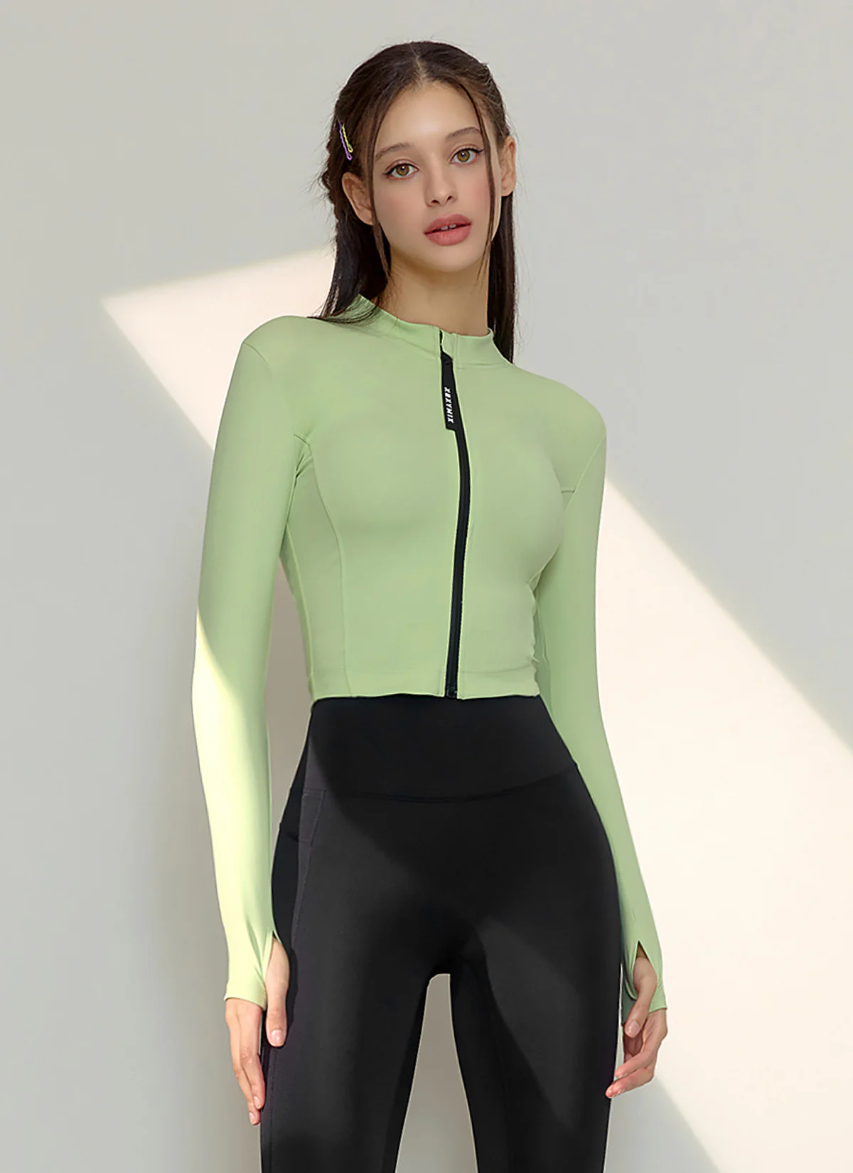 Black Label Signature Life Cropped Zip-up Jacket - Image 15