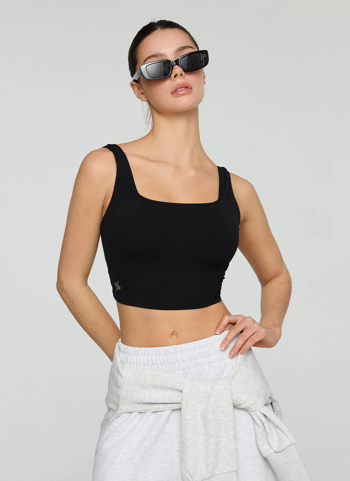 Black Label Signature Power Rise Back Twist Cropped Top - Image 3