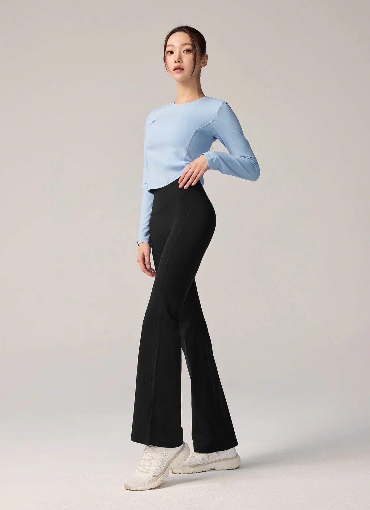 Black Label Signature Power Rise Fleece Bootcut Pants - Image 9