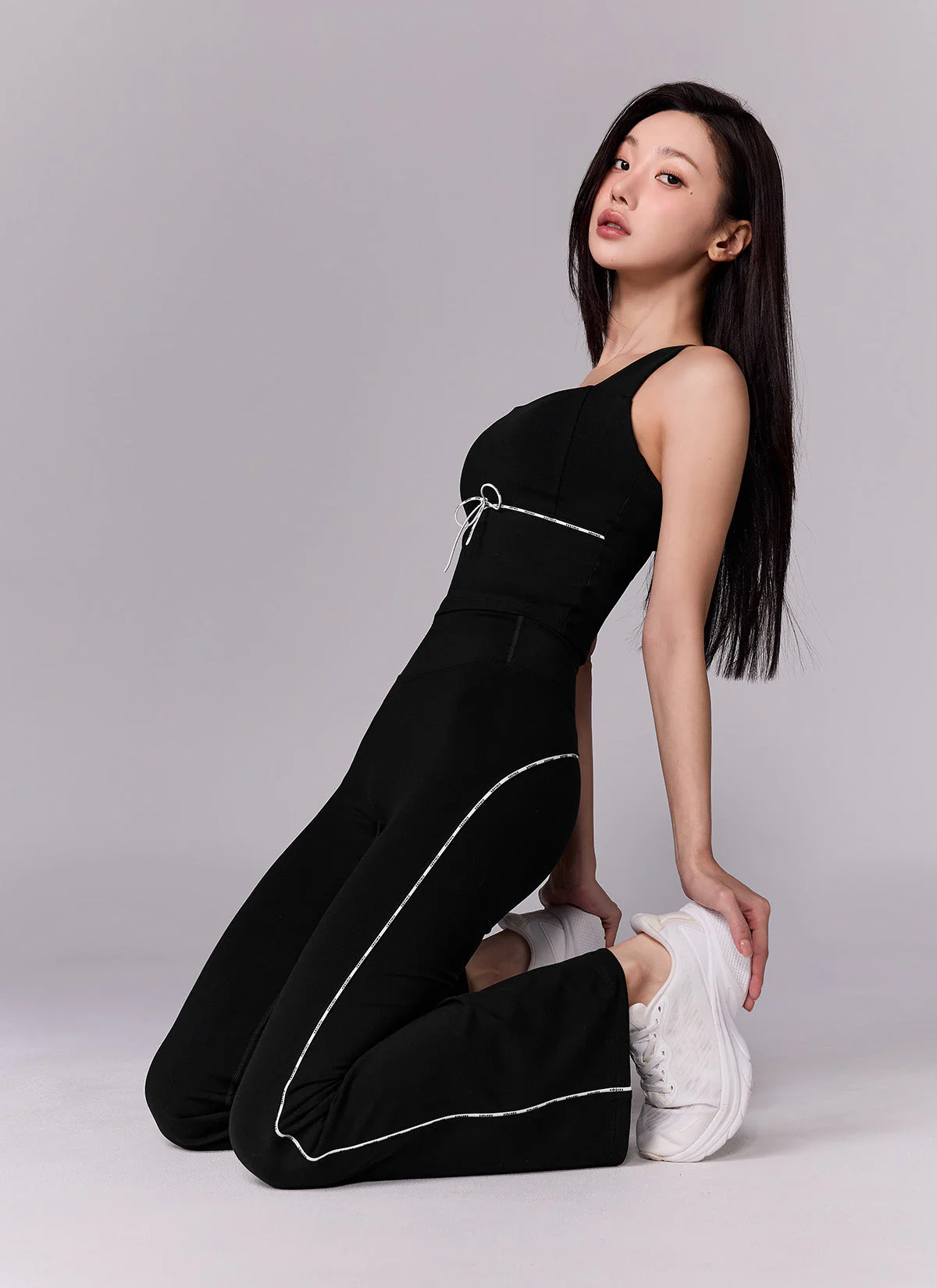 Comfort Fine Logo Piping Cropped Top - Image 20