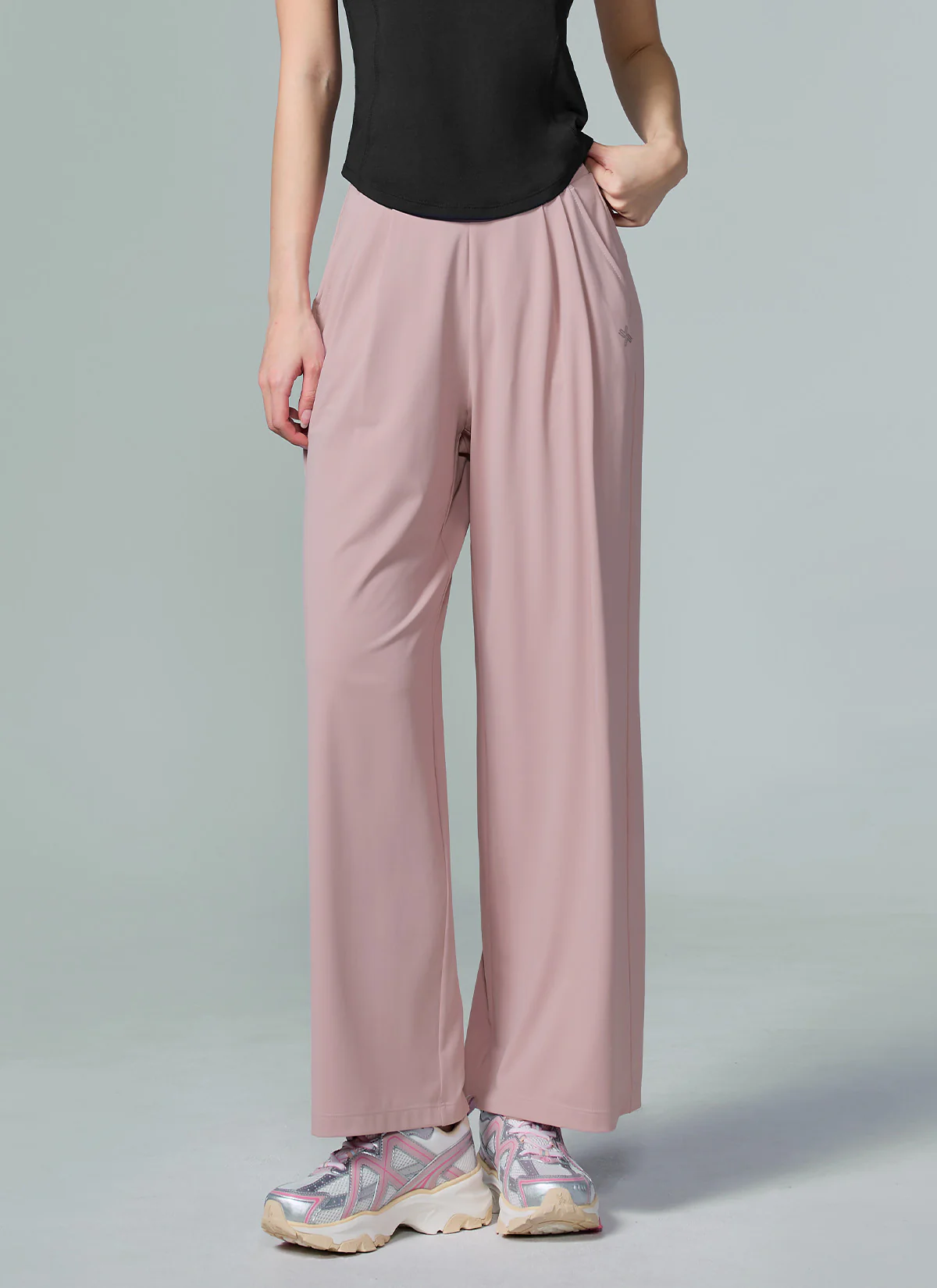 Medium Feather Cooling Two-Tuck Wide Pants - Image 11