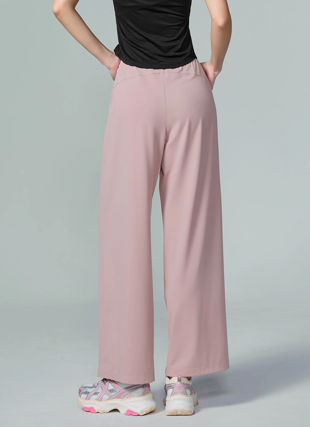 Medium Feather Cooling Two-Tuck Wide Pants - Image 12