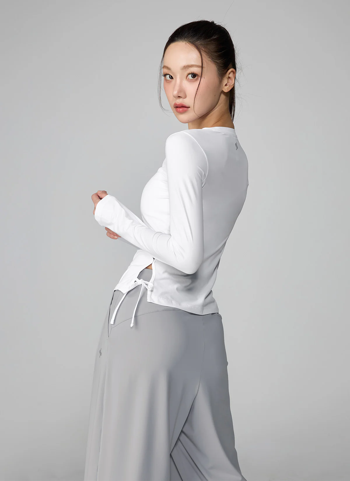 Medium Feather Cooling Two-Tuck Wide Pants - Image 9