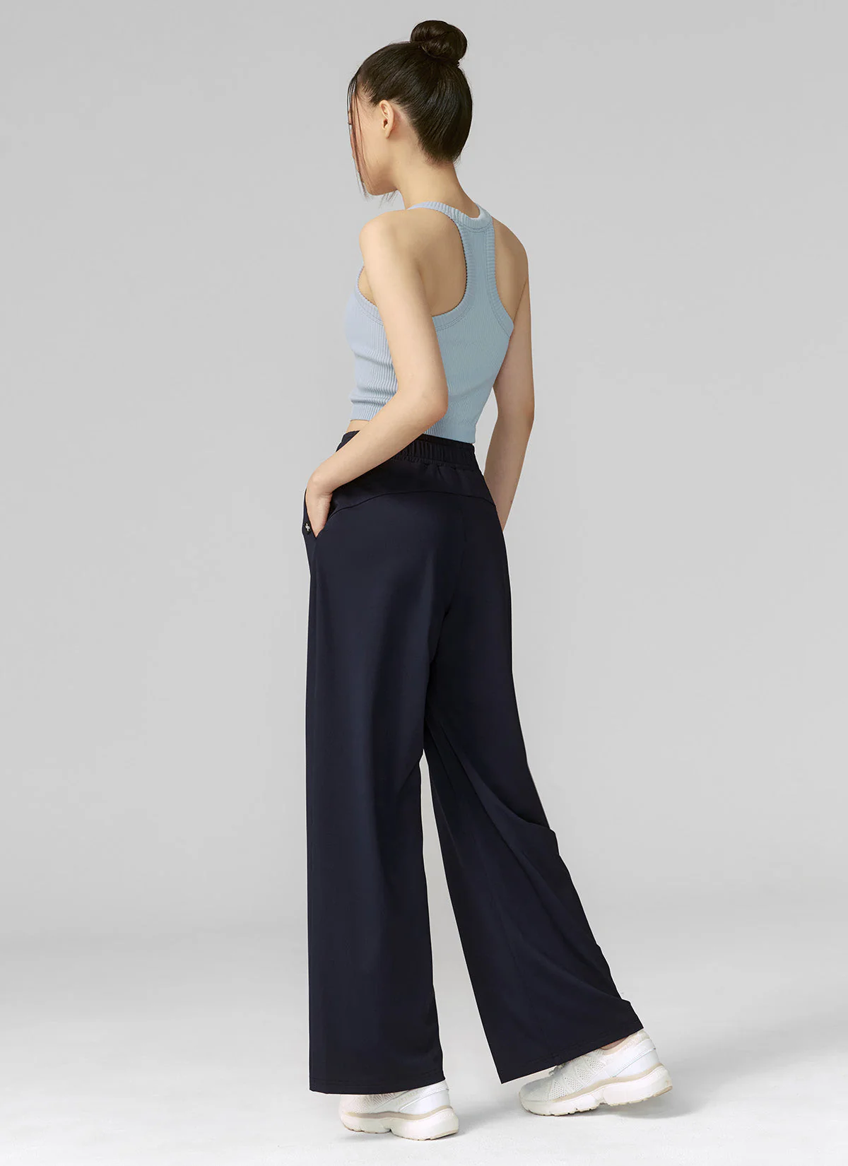 Medium Feather Cooling Wide Pants - Image 38
