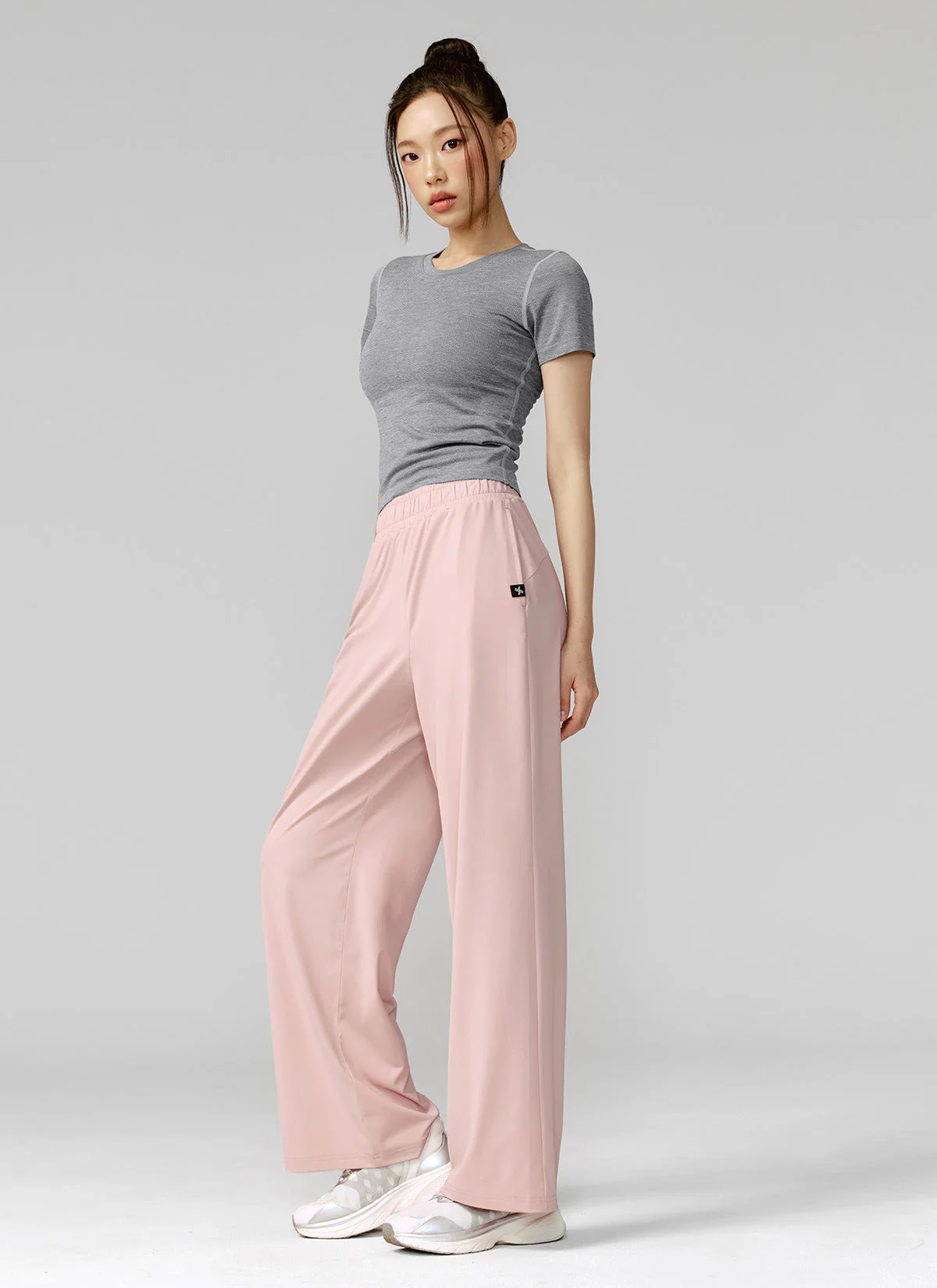 Medium Feather Cooling Wide Pants - Image 9