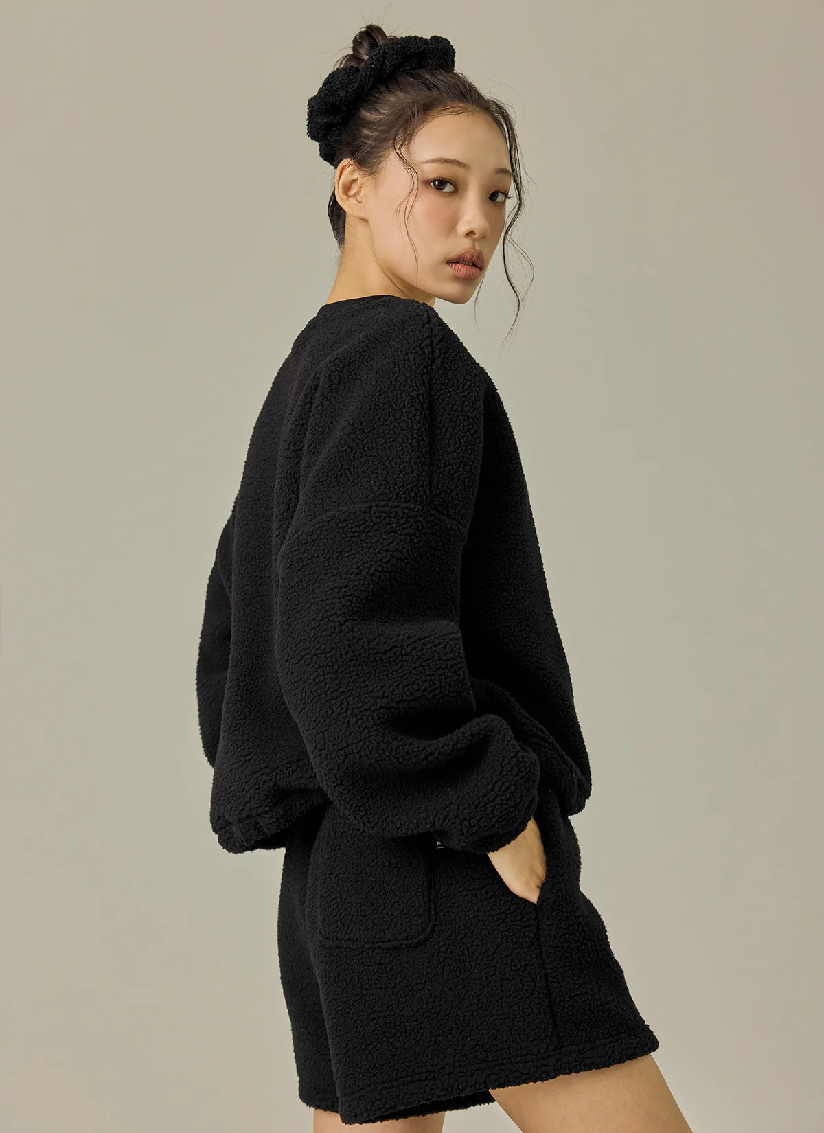 Sherpa Oversized Sweatshirt - Image 32