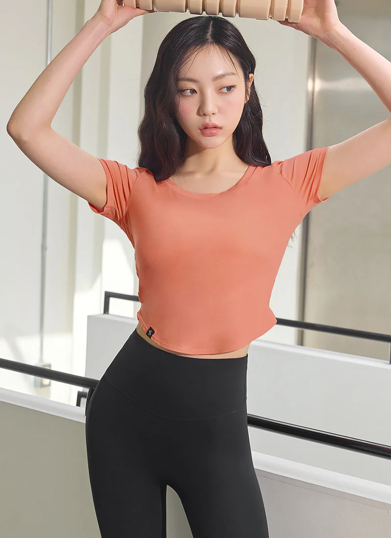XELLA Light Round Cropped Top - Image 22