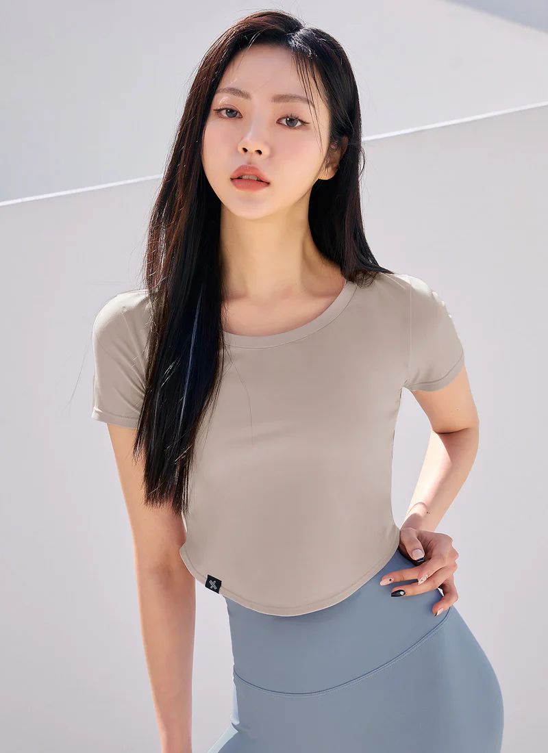 XELLA Light Round Cropped Top - Image 36