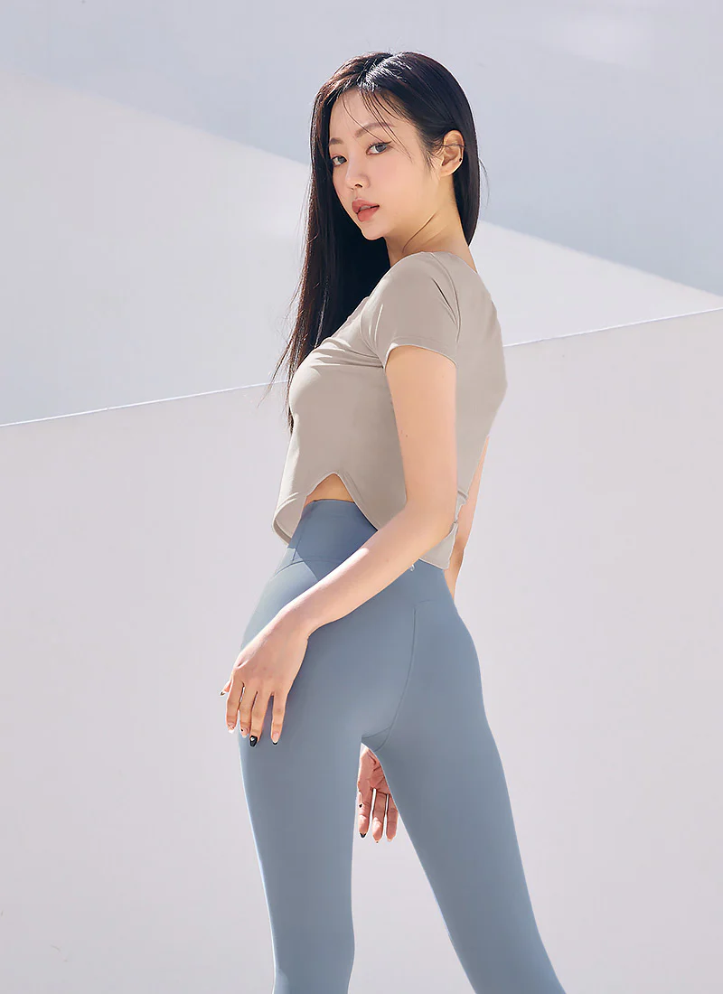 XELLA Light Round Cropped Top - Image 37