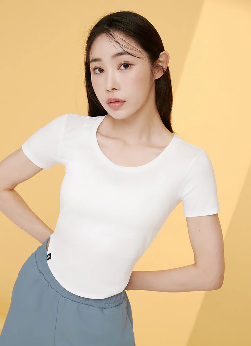 XELLA Light Round Cropped Top - Image 41