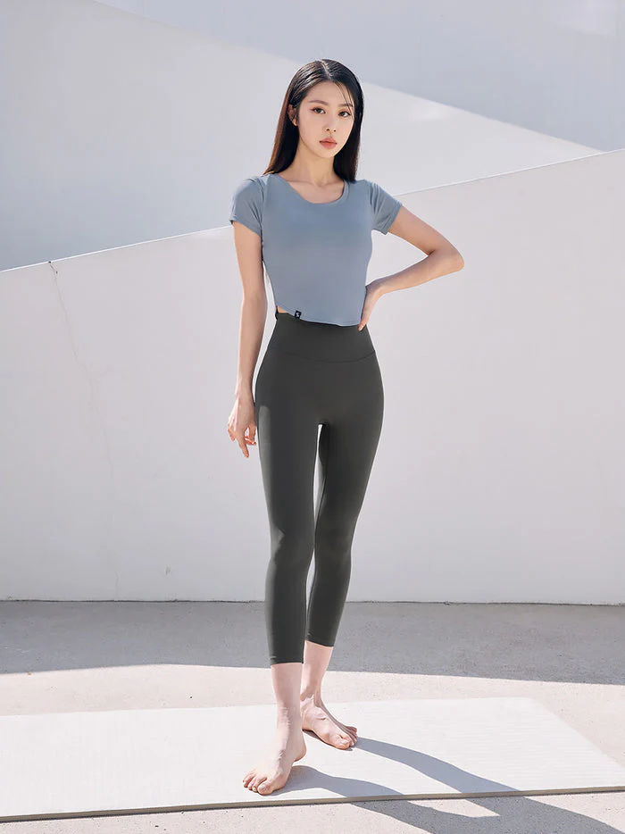 XELLA Light Round Cropped Top - Image 55